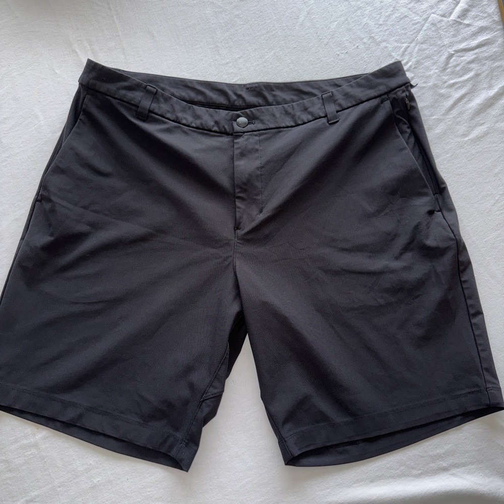 Lululemon Men's Golf Shorts 38 Black
